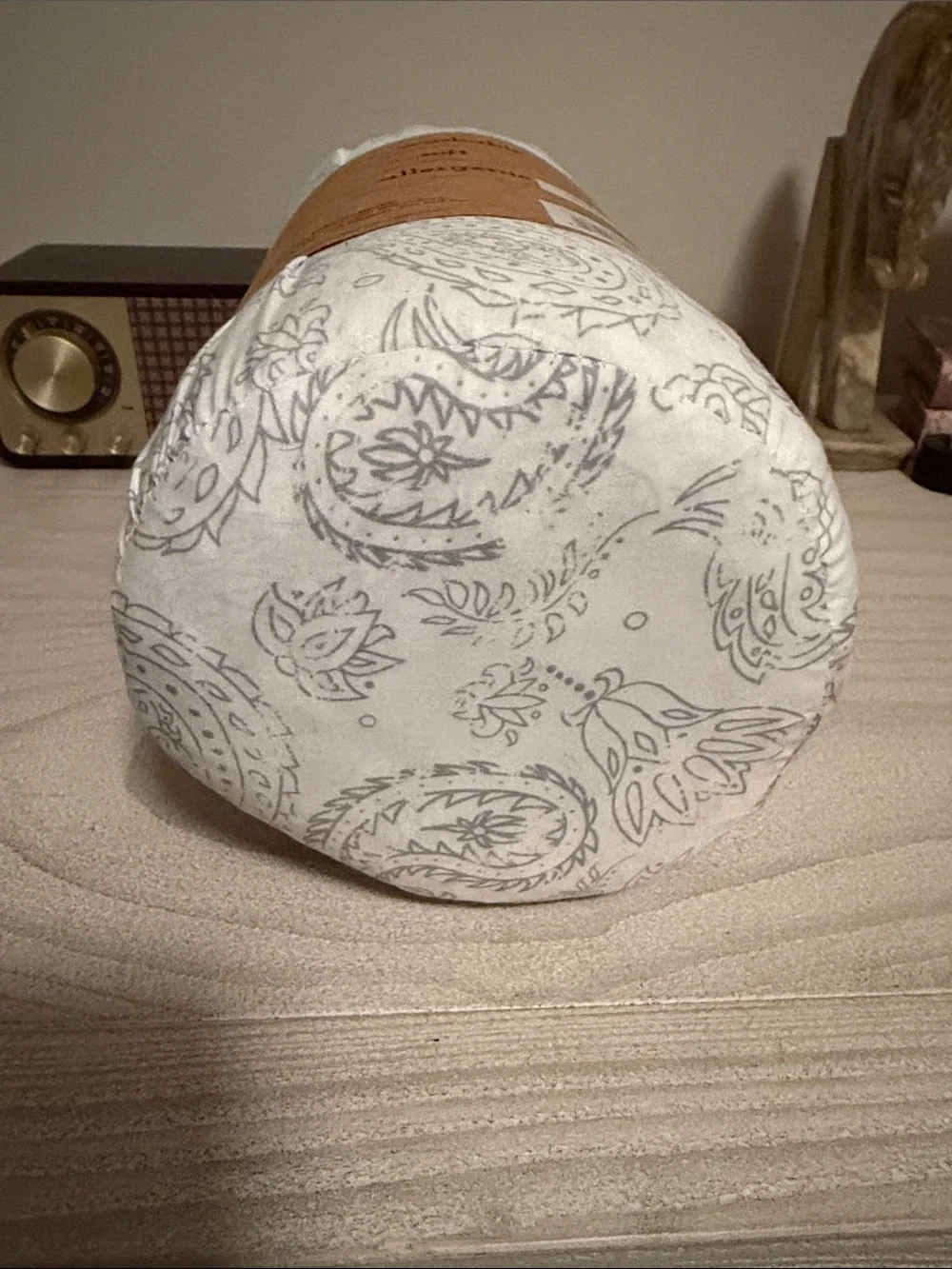 Patterned 4-Piece Sheet Set - White with Gray Paisley